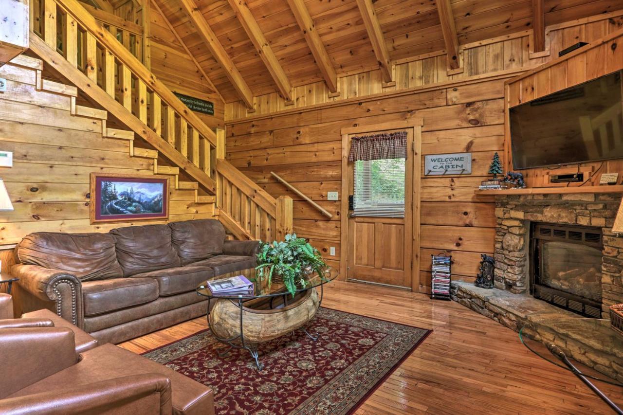 Gatlinburg Mountainside Escape With Deck And Hot Tub! Villa Exteriör bild
