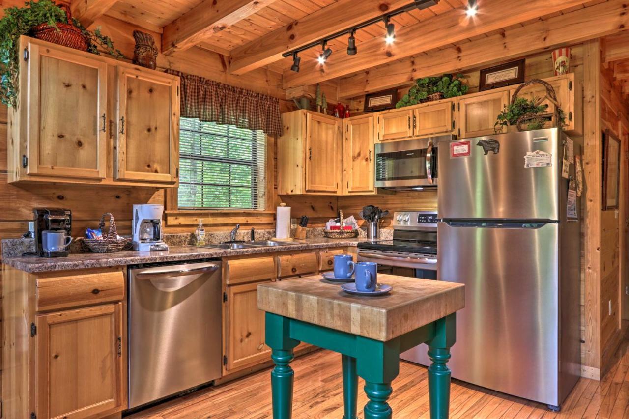 Gatlinburg Mountainside Escape With Deck And Hot Tub! Villa Exteriör bild