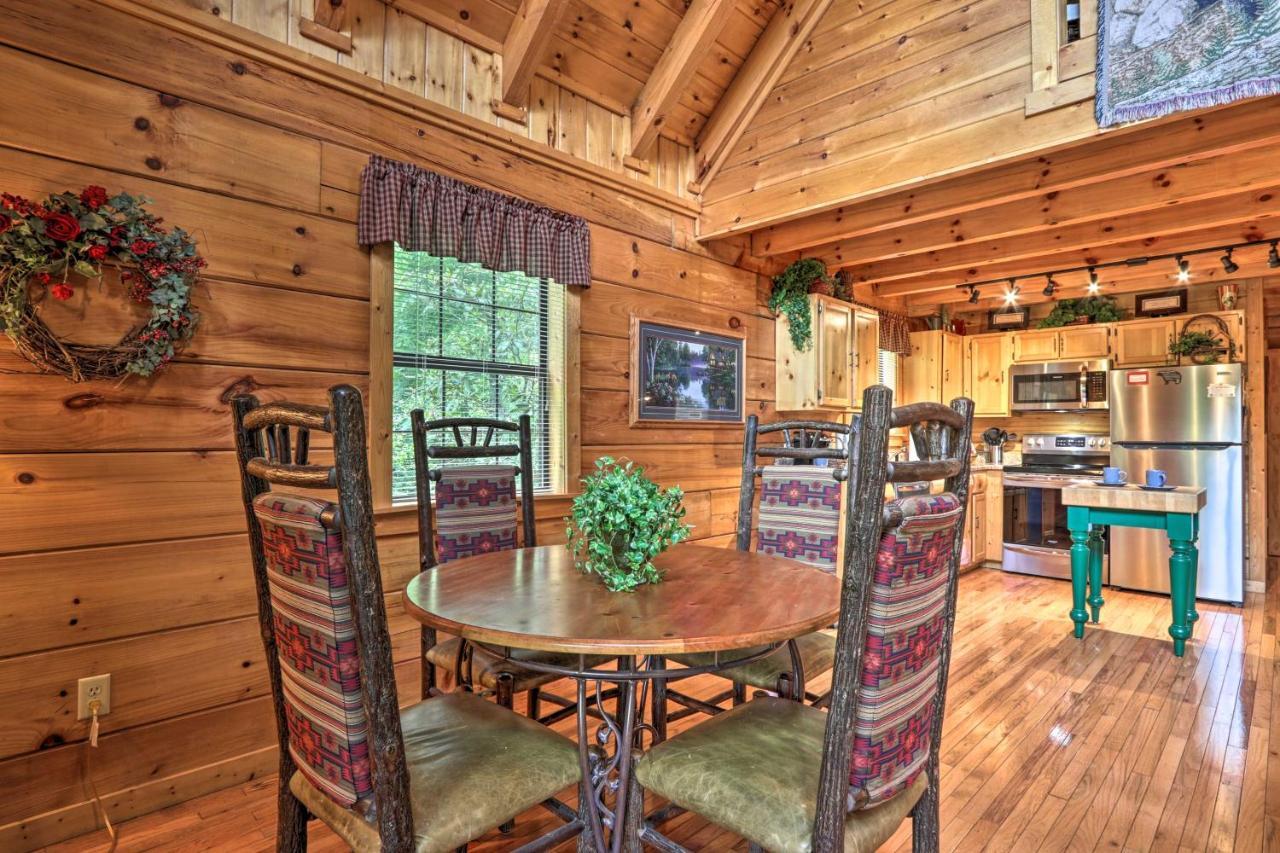 Gatlinburg Mountainside Escape With Deck And Hot Tub! Villa Exteriör bild