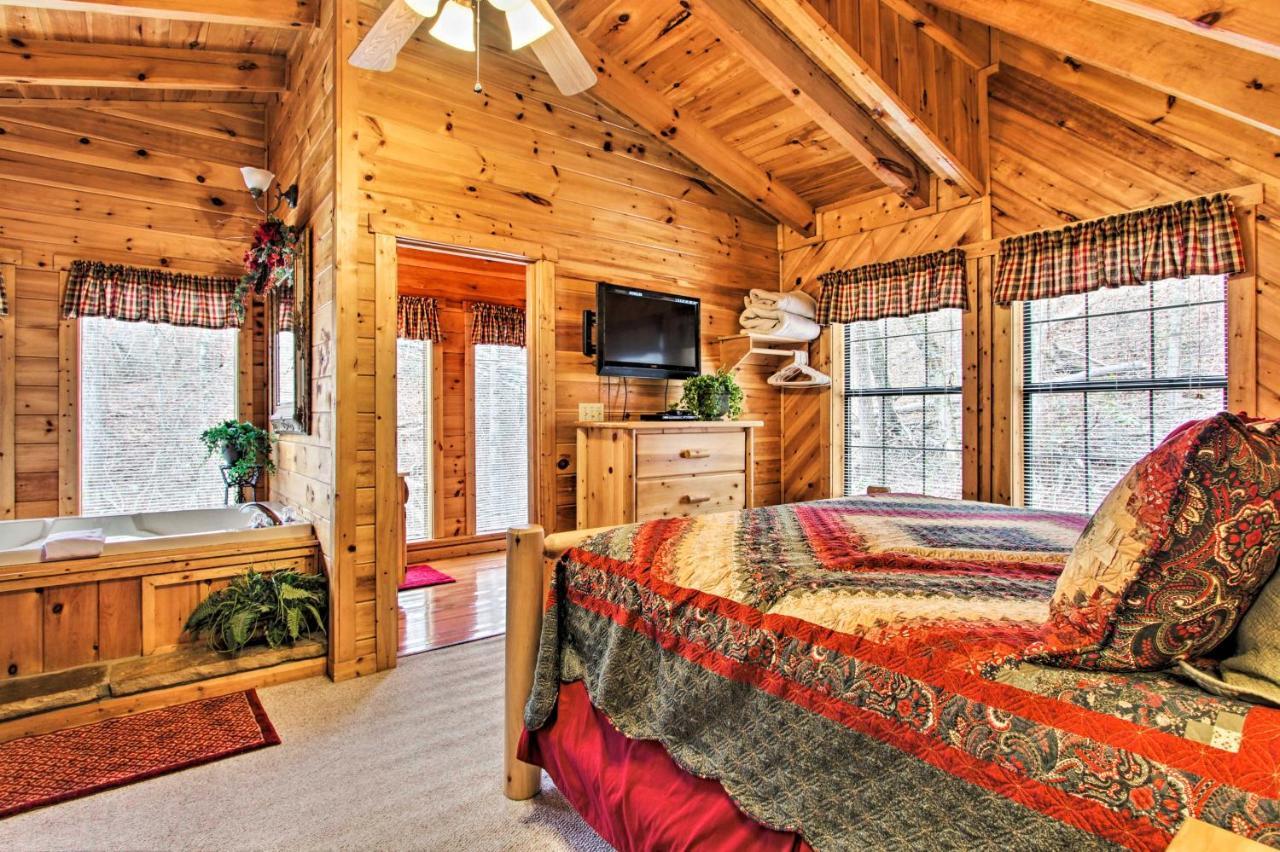 Gatlinburg Mountainside Escape With Deck And Hot Tub! Villa Exteriör bild