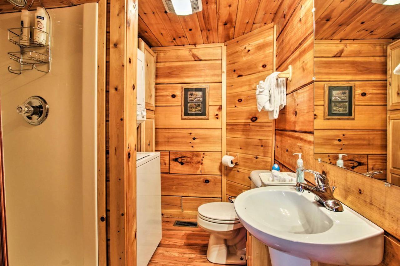 Gatlinburg Mountainside Escape With Deck And Hot Tub! Villa Exteriör bild