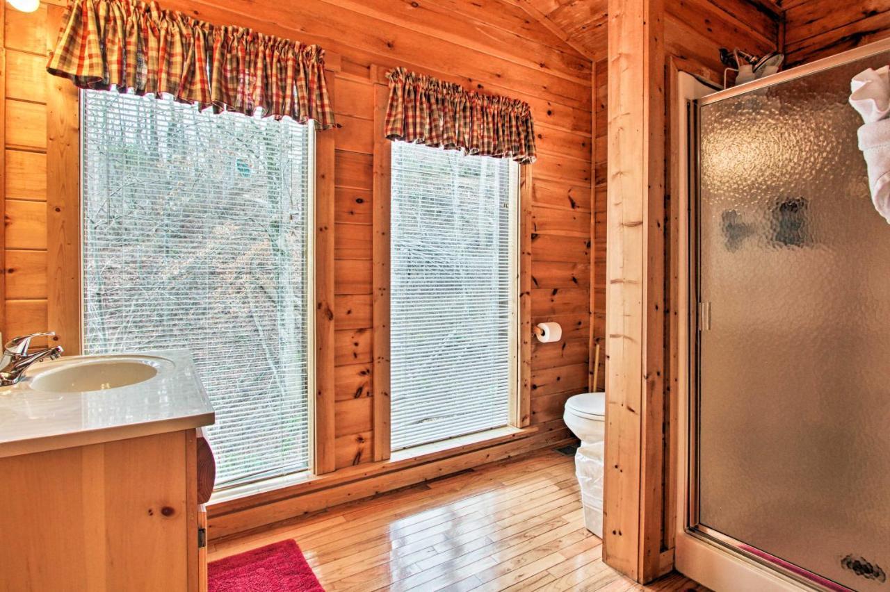 Gatlinburg Mountainside Escape With Deck And Hot Tub! Villa Exteriör bild