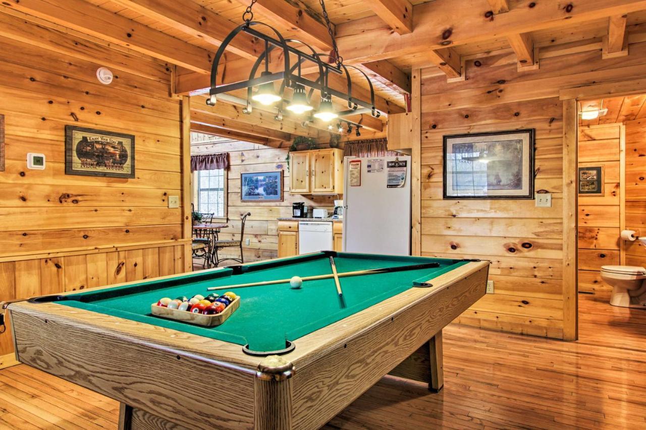 Gatlinburg Mountainside Escape With Deck And Hot Tub! Villa Exteriör bild